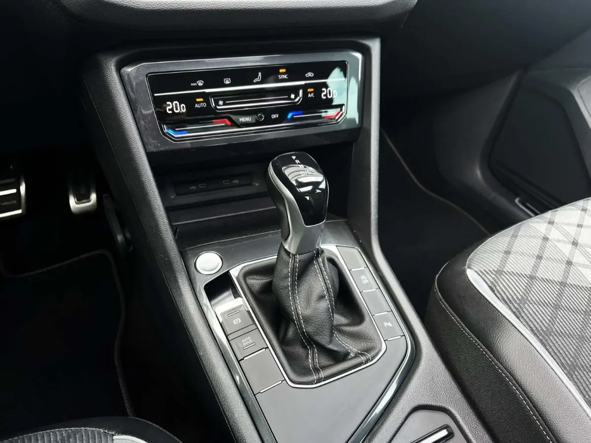 1.5 TSI 150pk DSG R-Line Business+ | Trekhaak | Panoramadak | Camera