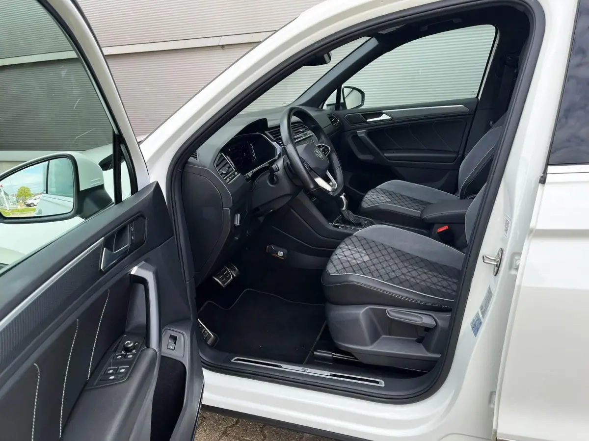 1.5 TSI 150pk DSG R-Line Business+ | Trekhaak | Panoramadak | Camera
