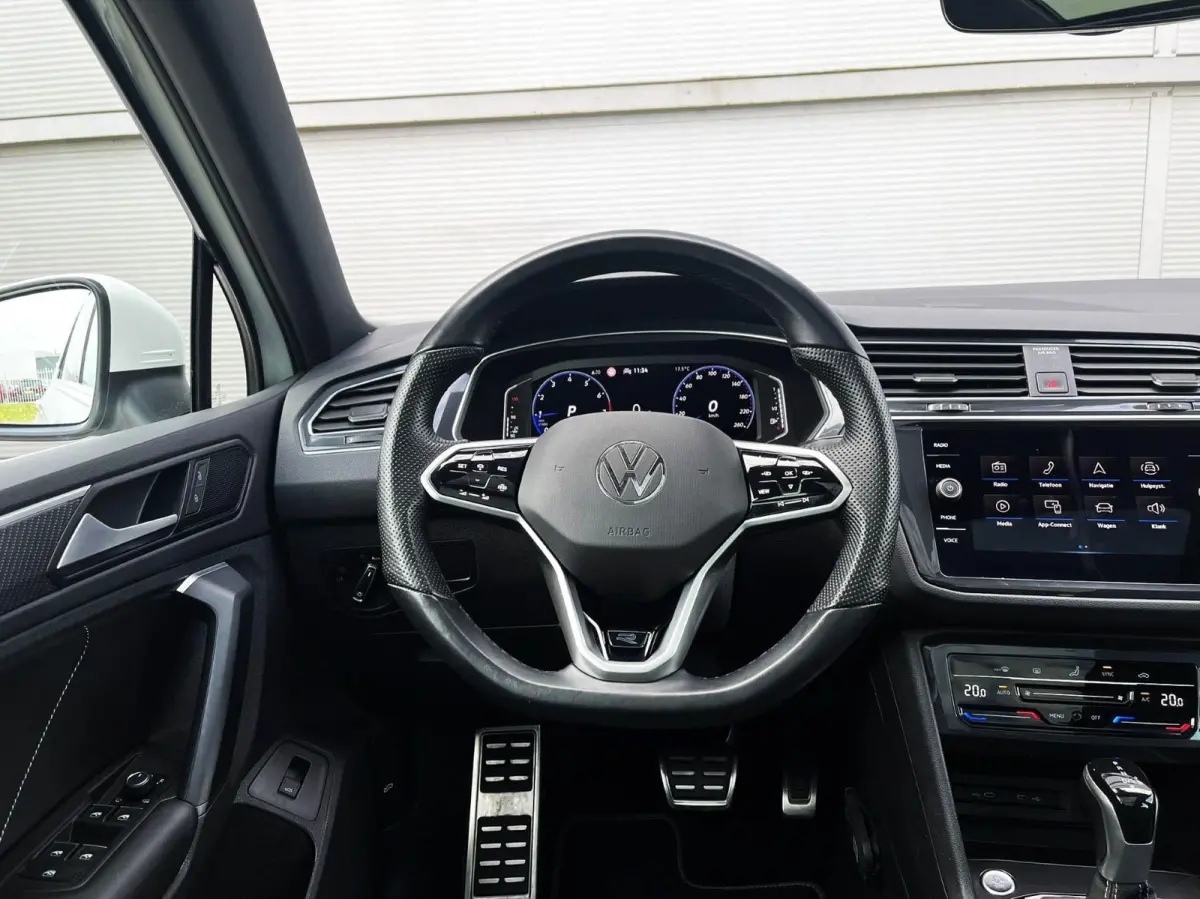 1.5 TSI 150pk DSG R-Line Business+ | Trekhaak | Panoramadak | Camera