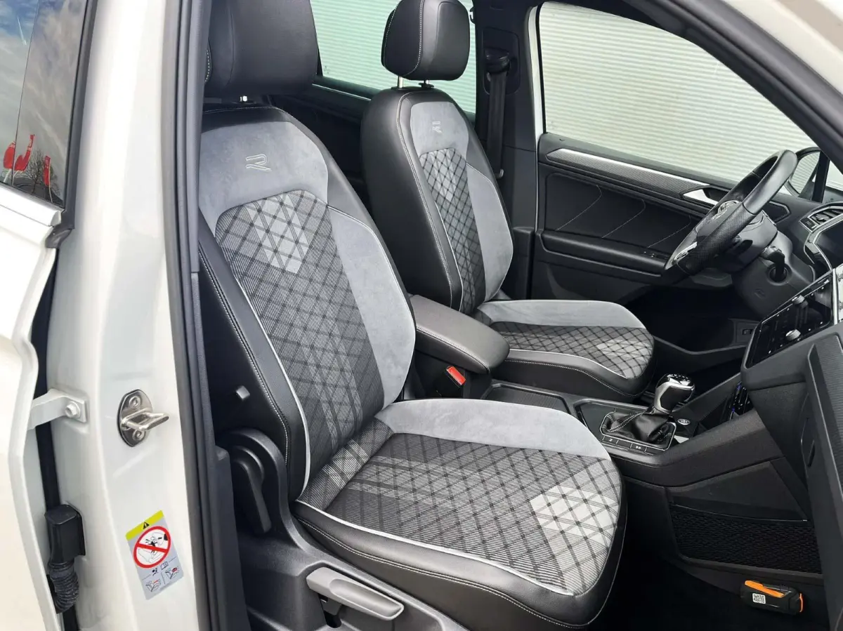 1.5 TSI 150pk DSG R-Line Business+ | Trekhaak | Panoramadak | Camera