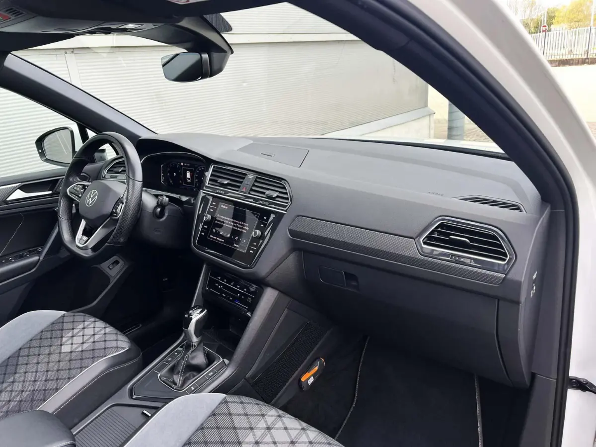 1.5 TSI 150pk DSG R-Line Business+ | Trekhaak | Panoramadak | Camera