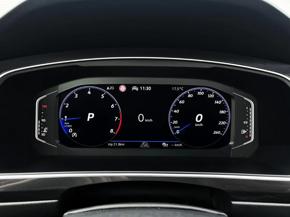 1.5 TSI 150pk DSG R-Line Business+ | Trekhaak | Panoramadak | Camera