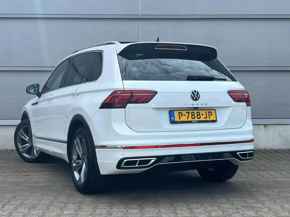 1.5 TSI 150pk DSG R-Line Business+ | Trekhaak | Panoramadak | Camera