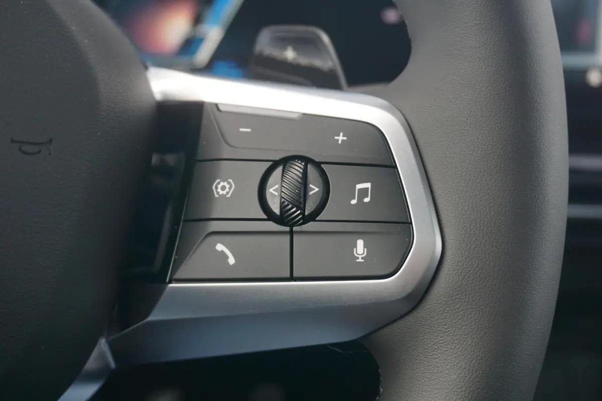 xDrive25e | M Sportpakket Pro | Trekhaak | Schuif-kanteldak | Head-up | Harman Kardon | Rondomzicht Camera | Elekrische Stoelen + Geheugen | Cruise control adaptief met Stop&Go en stuurhulp