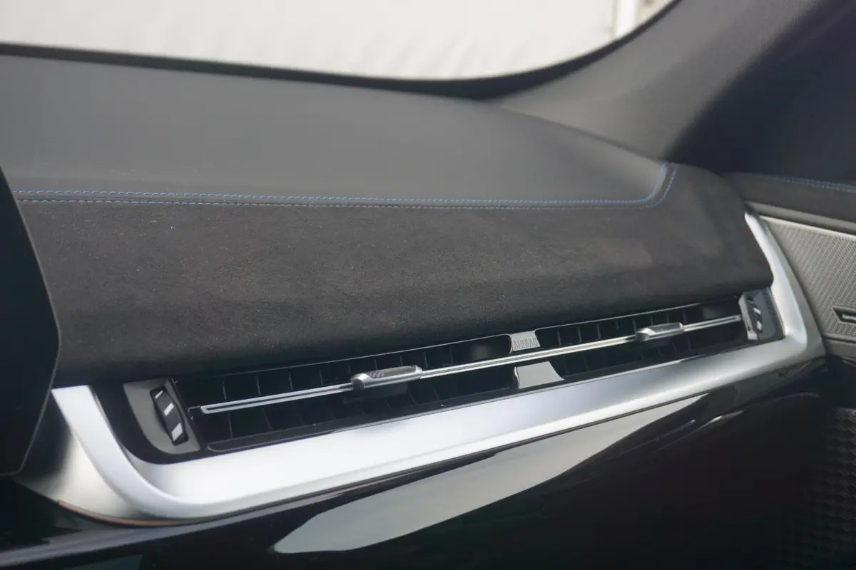 xDrive25e | M Sportpakket Pro | Trekhaak | Schuif-kanteldak | Head-up | Harman Kardon | Rondomzicht Camera | Elekrische Stoelen + Geheugen | Cruise control adaptief met Stop&Go en stuurhulp