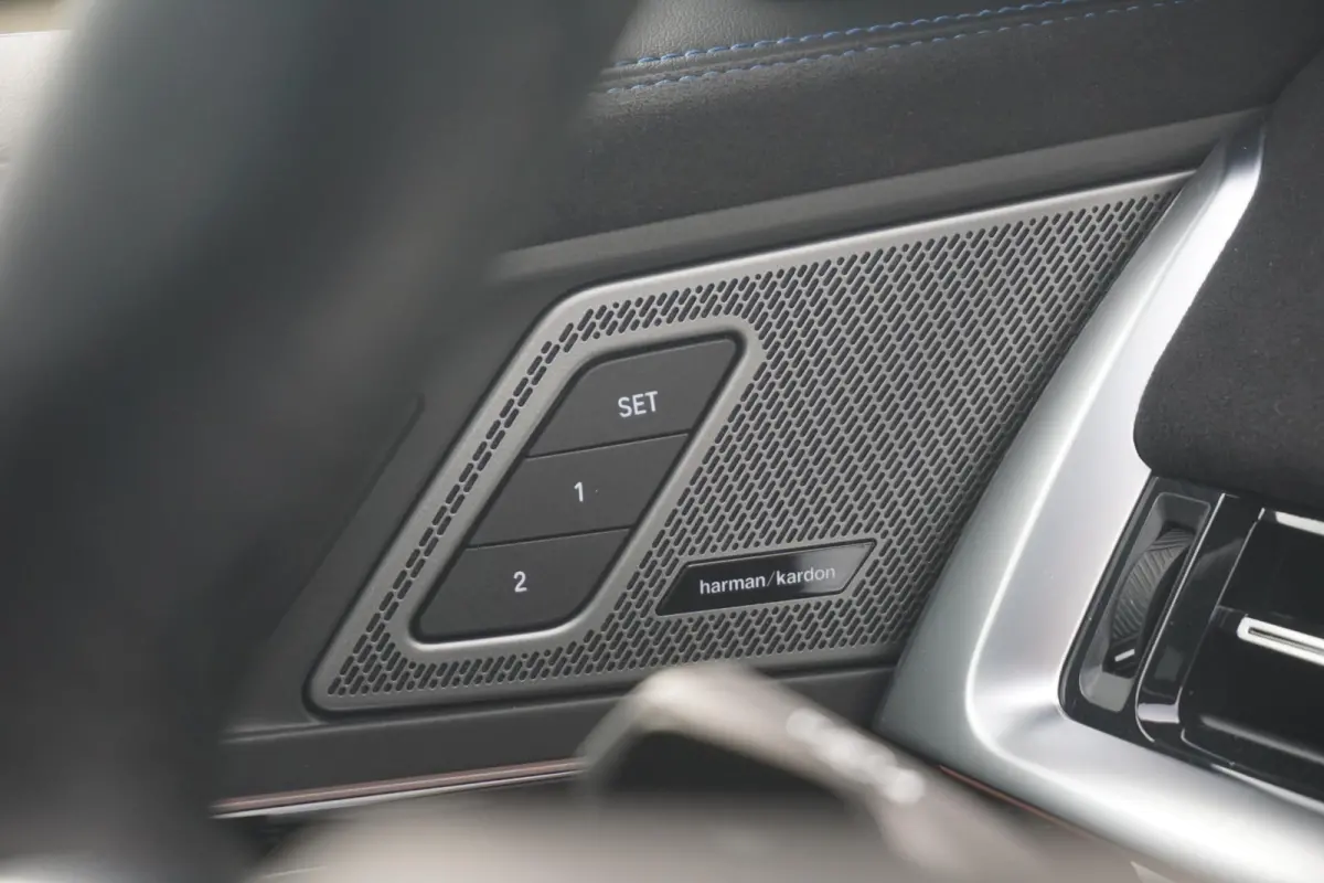 xDrive25e | M Sportpakket Pro | Trekhaak | Schuif-kanteldak | Head-up | Harman Kardon | Rondomzicht Camera | Elekrische Stoelen + Geheugen | Cruise control adaptief met Stop&Go en stuurhulp