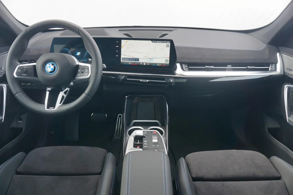 xDrive25e | M Sportpakket Pro | Trekhaak | Schuif-kanteldak | Head-up | Harman Kardon | Rondomzicht Camera | Elekrische Stoelen + Geheugen | Cruise control adaptief met Stop&Go en stuurhulp