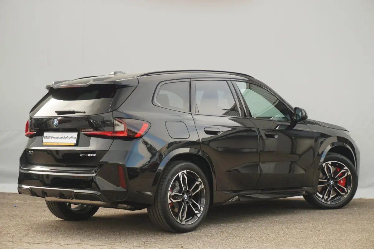xDrive25e | M Sportpakket Pro | Trekhaak | Schuif-kanteldak | Head-up | Harman Kardon | Rondomzicht Camera | Elekrische Stoelen + Geheugen | Cruise control adaptief met Stop&Go en stuurhulp
