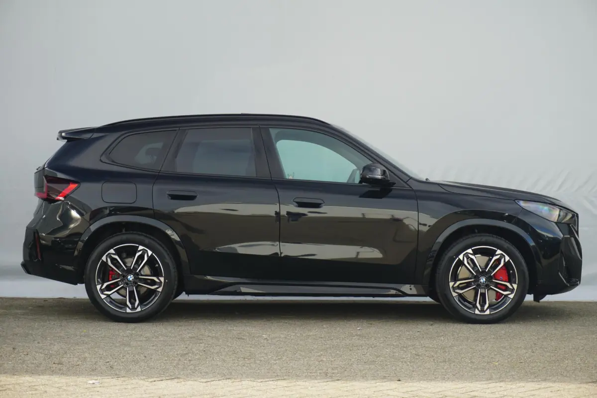 xDrive25e | M Sportpakket Pro | Trekhaak | Schuif-kanteldak | Head-up | Harman Kardon | Rondomzicht Camera | Elekrische Stoelen + Geheugen | Cruise control adaptief met Stop&Go en stuurhulp