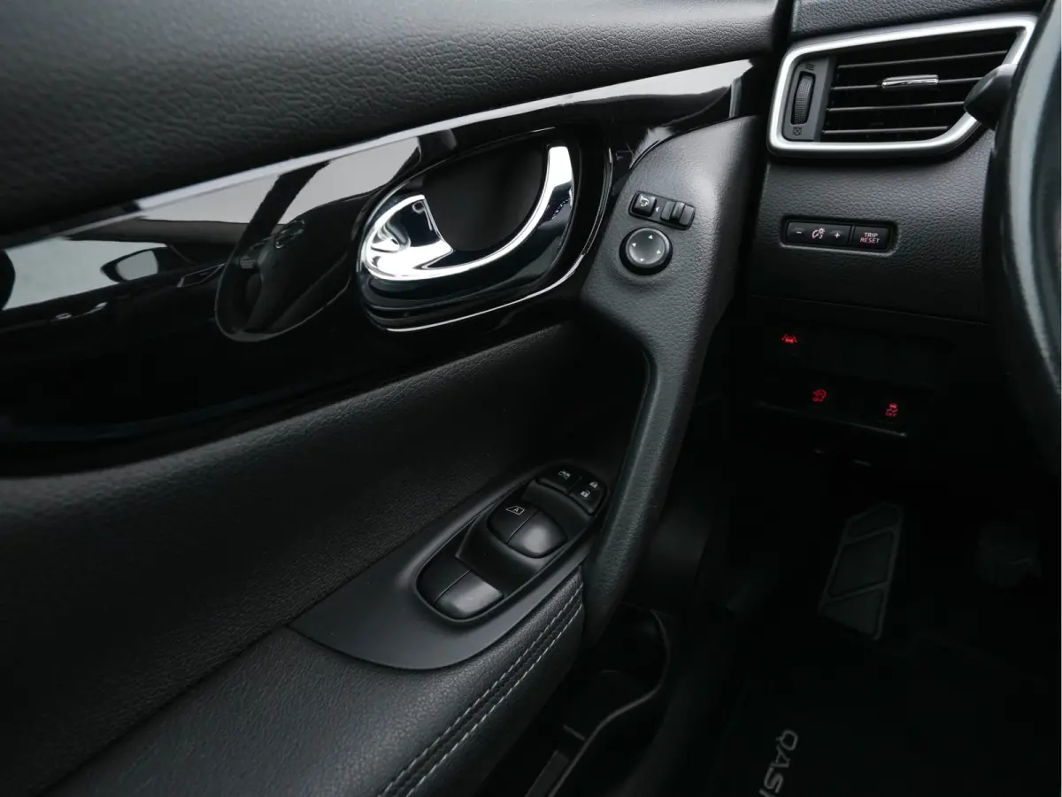 1.2 Tekna *PANO | LEATHER | TOPVIEW | BLINDSPOT | LED-LIGHTS | NAVI-FULLMAP | HEATED-COMFORTSEATS | KEYLESS | DAB+ | PRIVACY-GLASS | ECC | AMBIENTLIGHT | LANE-ASSIST | PDC | 19''ALU*