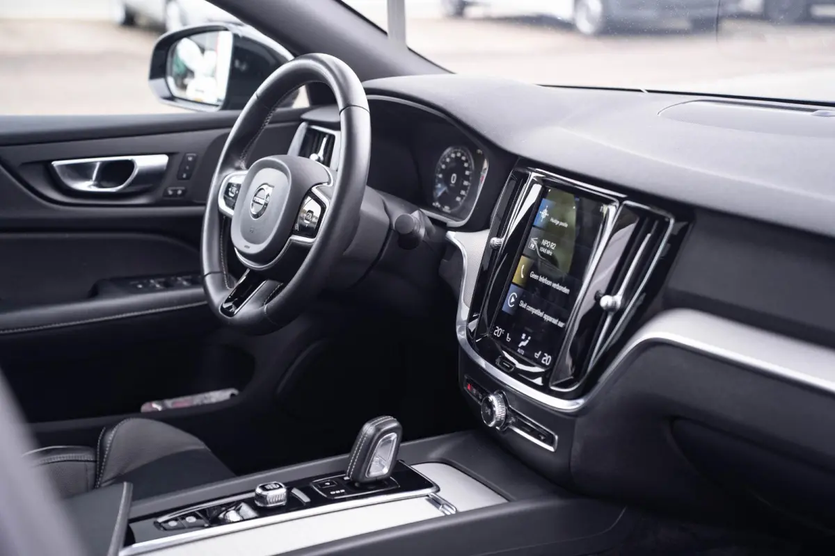 2.0 B3 R-Design Navi Leder Sportstoelen Schuifdak NAP Camera Apple carplay Rijklaar!