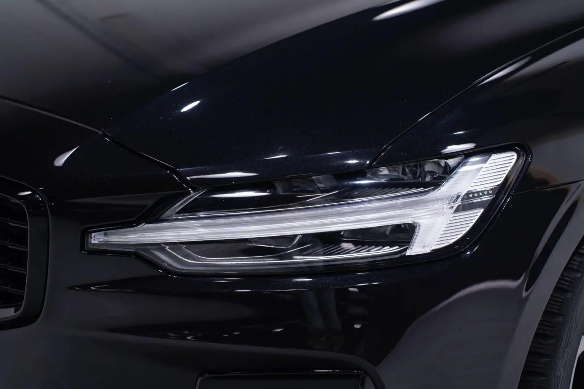 2.0 B3 R-Design Navi Leder Sportstoelen Schuifdak NAP Camera Apple carplay Rijklaar!