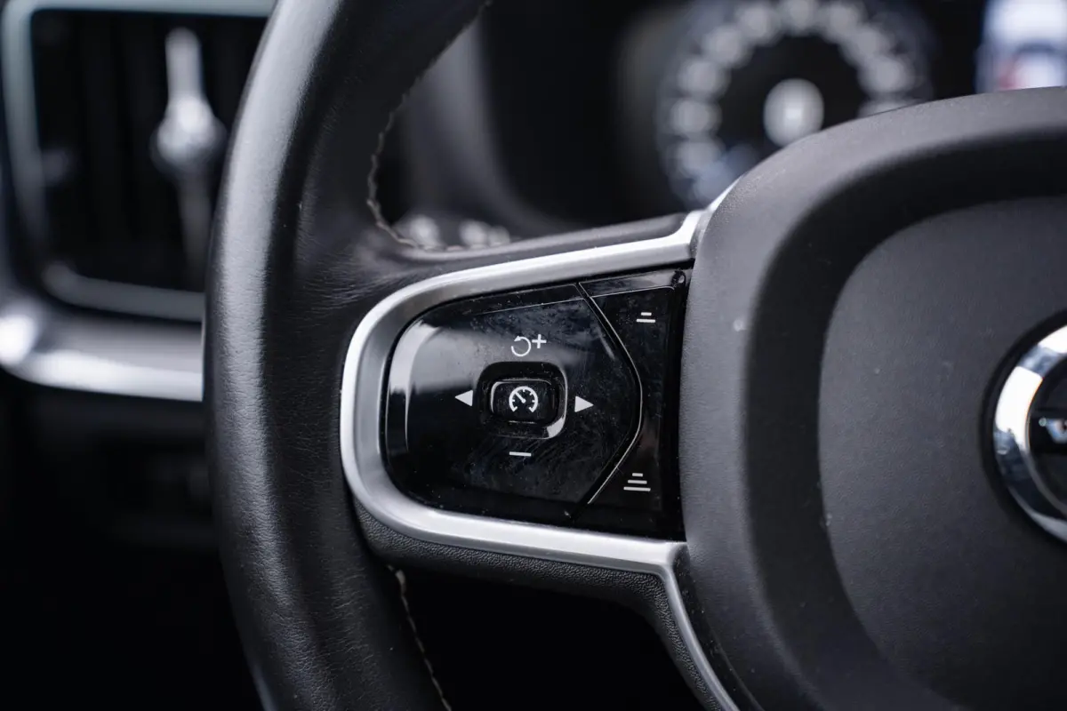 2.0 B3 R-Design Navi Leder Sportstoelen Schuifdak NAP Camera Apple carplay Rijklaar!