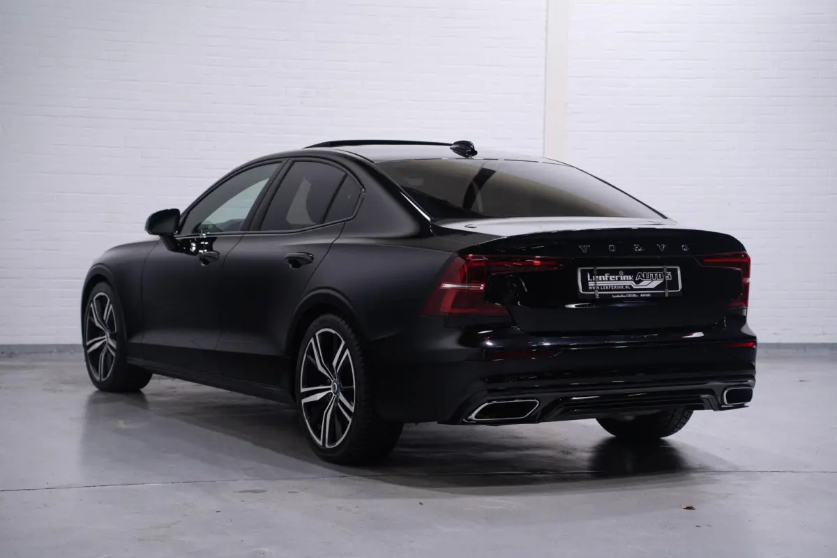 2.0 B3 R-Design Navi Leder Sportstoelen Schuifdak NAP Camera Apple carplay Rijklaar!
