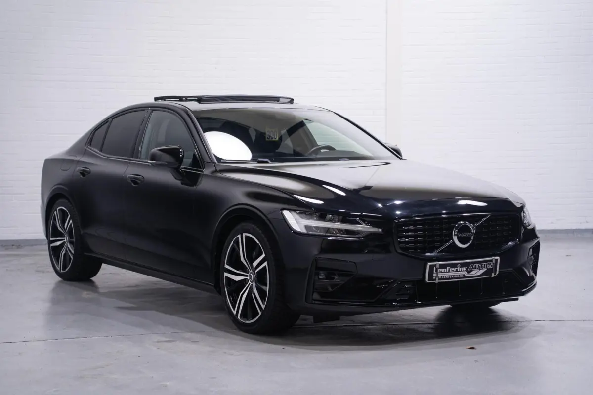 2.0 B3 R-Design Navi Leder Sportstoelen Schuifdak NAP Camera Apple carplay Rijklaar!
