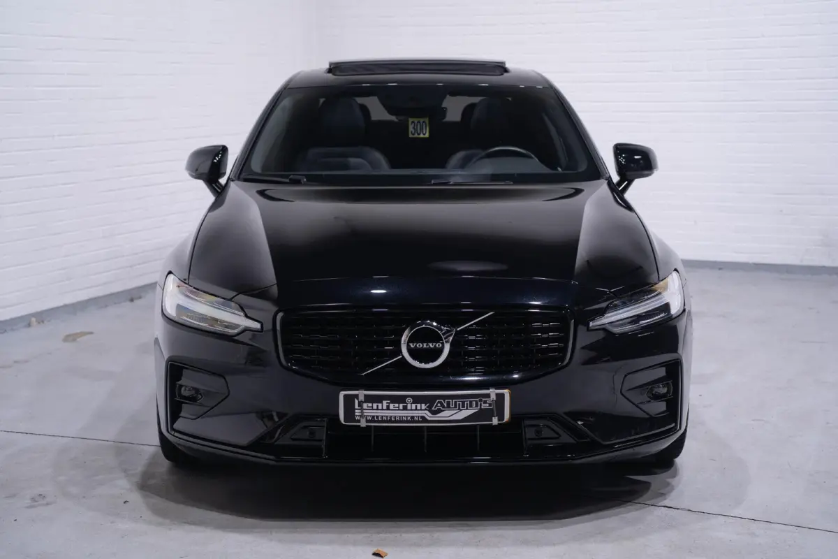 2.0 B3 R-Design Navi Leder Sportstoelen Schuifdak NAP Camera Apple carplay Rijklaar!