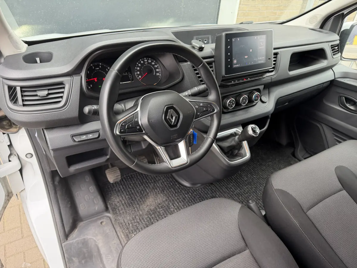 2.0 dCi 130 PK EURO 6 T30 L2H1 Work Edition CarPlay/trekhaak/cruise control
