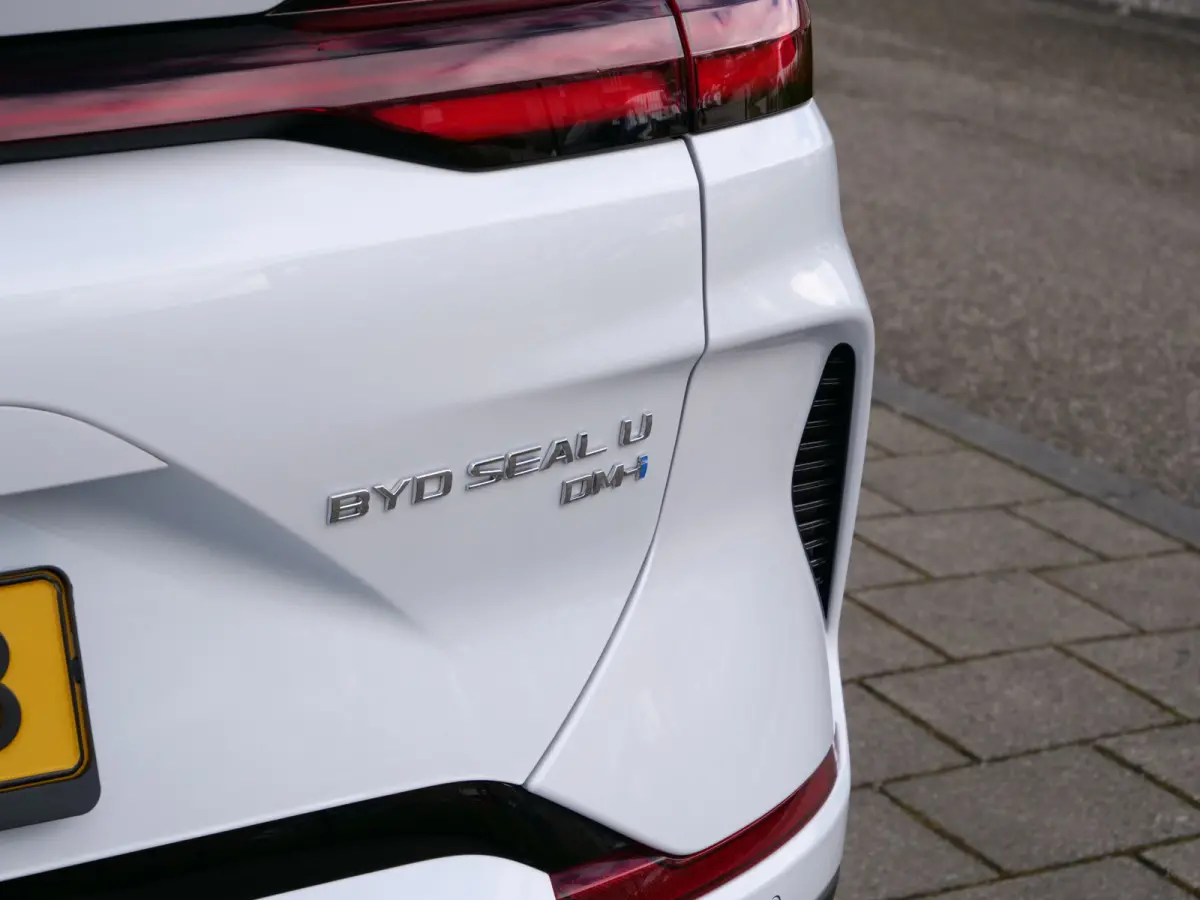 1.5 DM-i FWD Comfort 218 Pk 26,6 kWh PHEV Leder / Panoramadak / 125 km elektr. actieradius