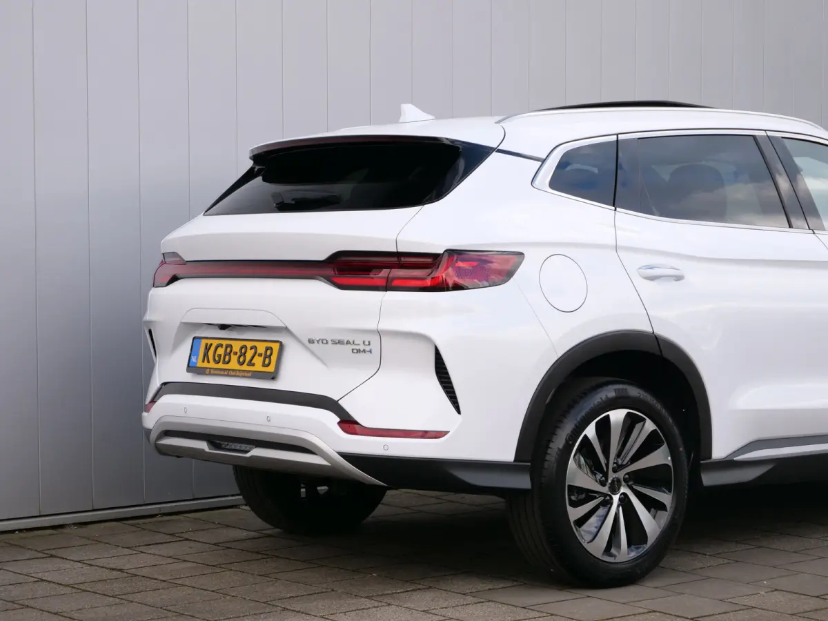 1.5 DM-i FWD Comfort 218 Pk 26,6 kWh PHEV Leder / Panoramadak / 125 km elektr. actieradius