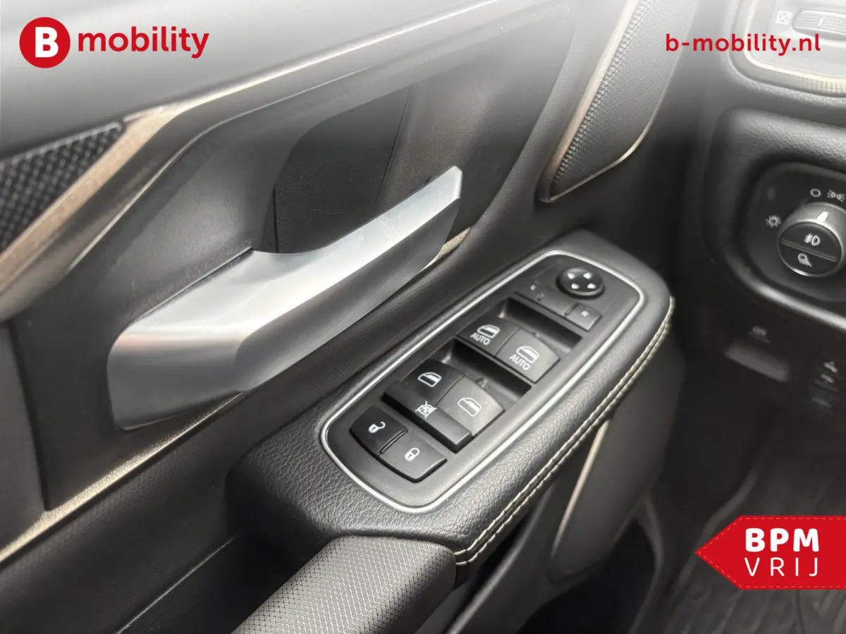 1500 5.7 V8 HEMI 4x4 Crew Cab REBEL Longhorn Panoramadak | Trekhaak | RAM BOX | Leer | Apple CarPlay | Camera