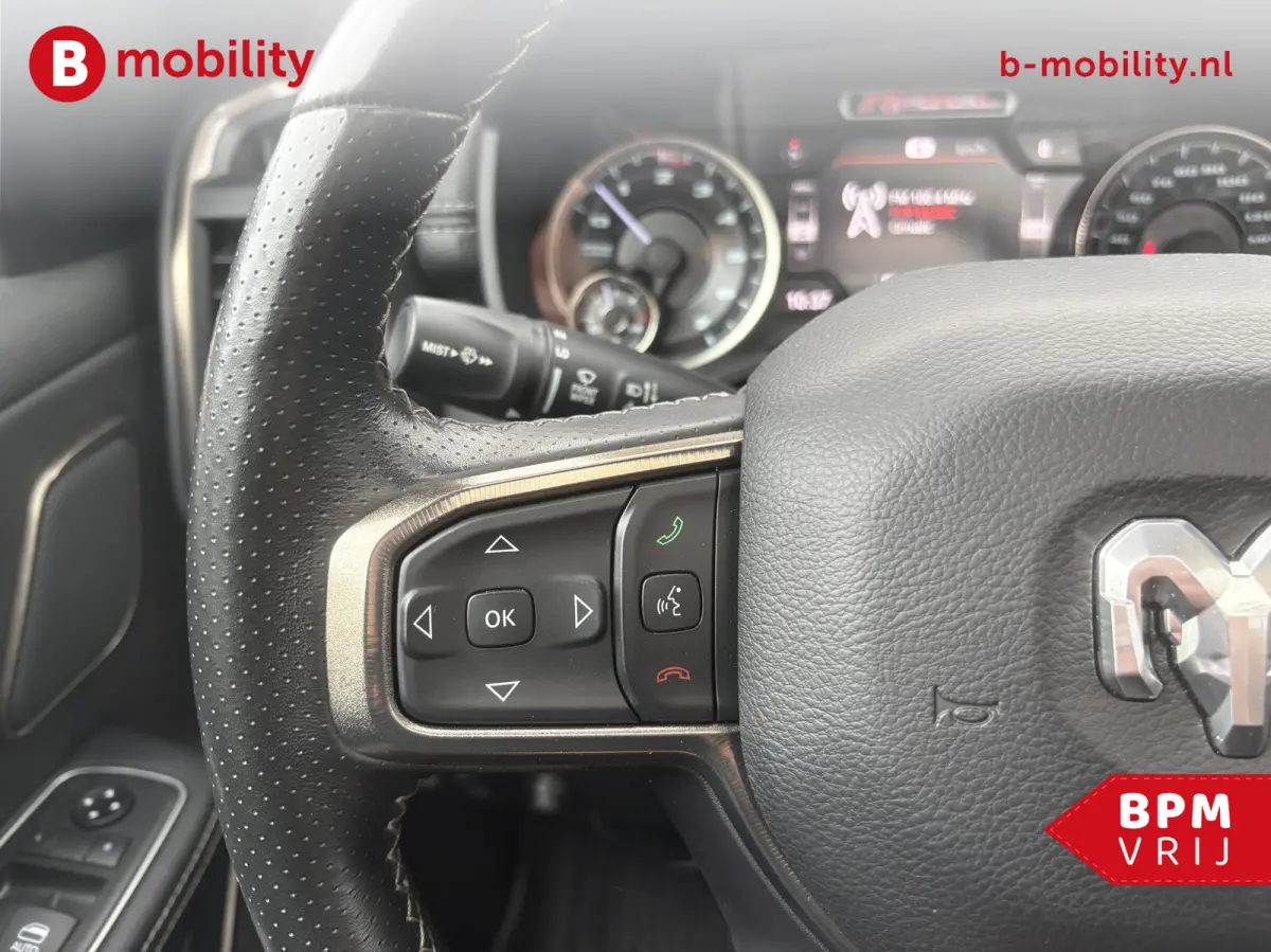 1500 5.7 V8 HEMI 4x4 Crew Cab REBEL Longhorn Panoramadak | Trekhaak | RAM BOX | Leer | Apple CarPlay | Camera