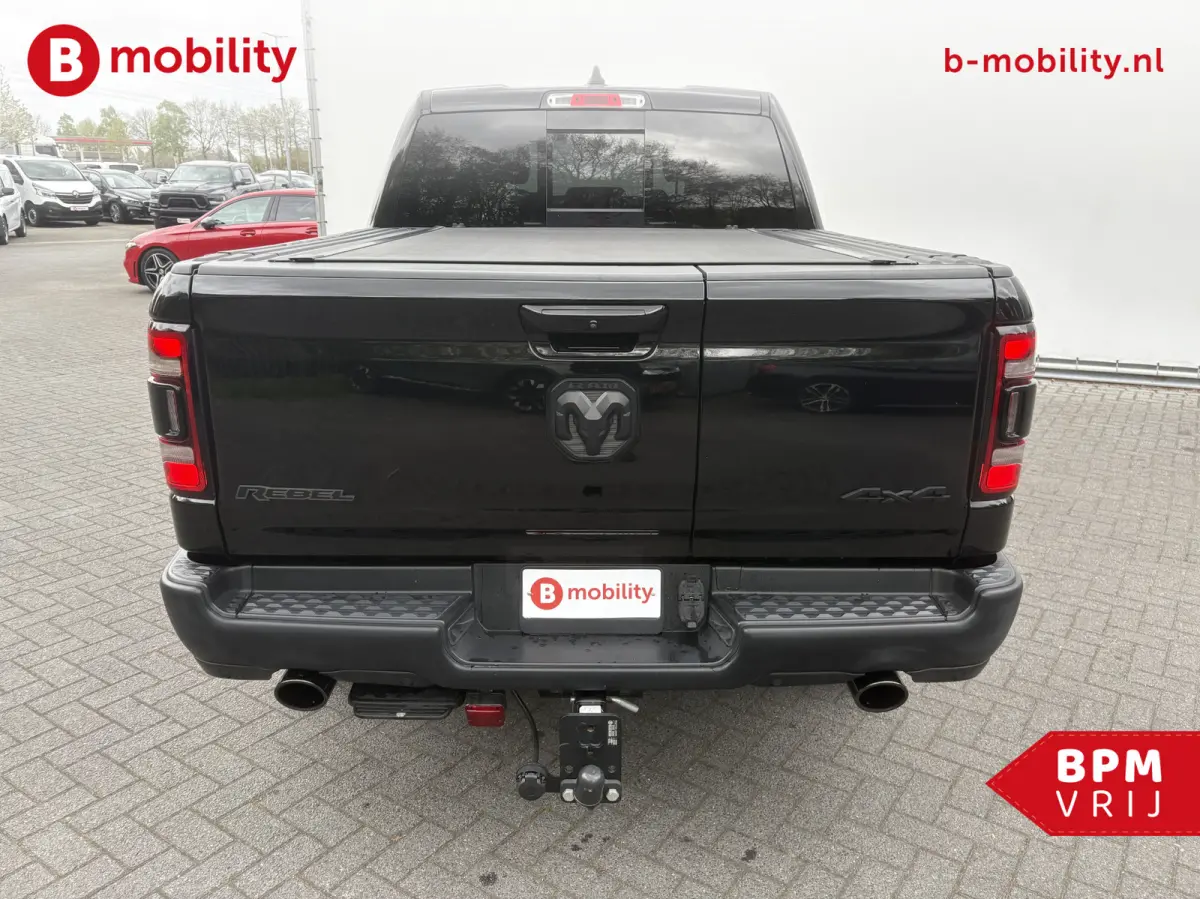 1500 5.7 V8 HEMI 4x4 Crew Cab REBEL Longhorn Panoramadak | Trekhaak | RAM BOX | Leer | Apple CarPlay | Camera