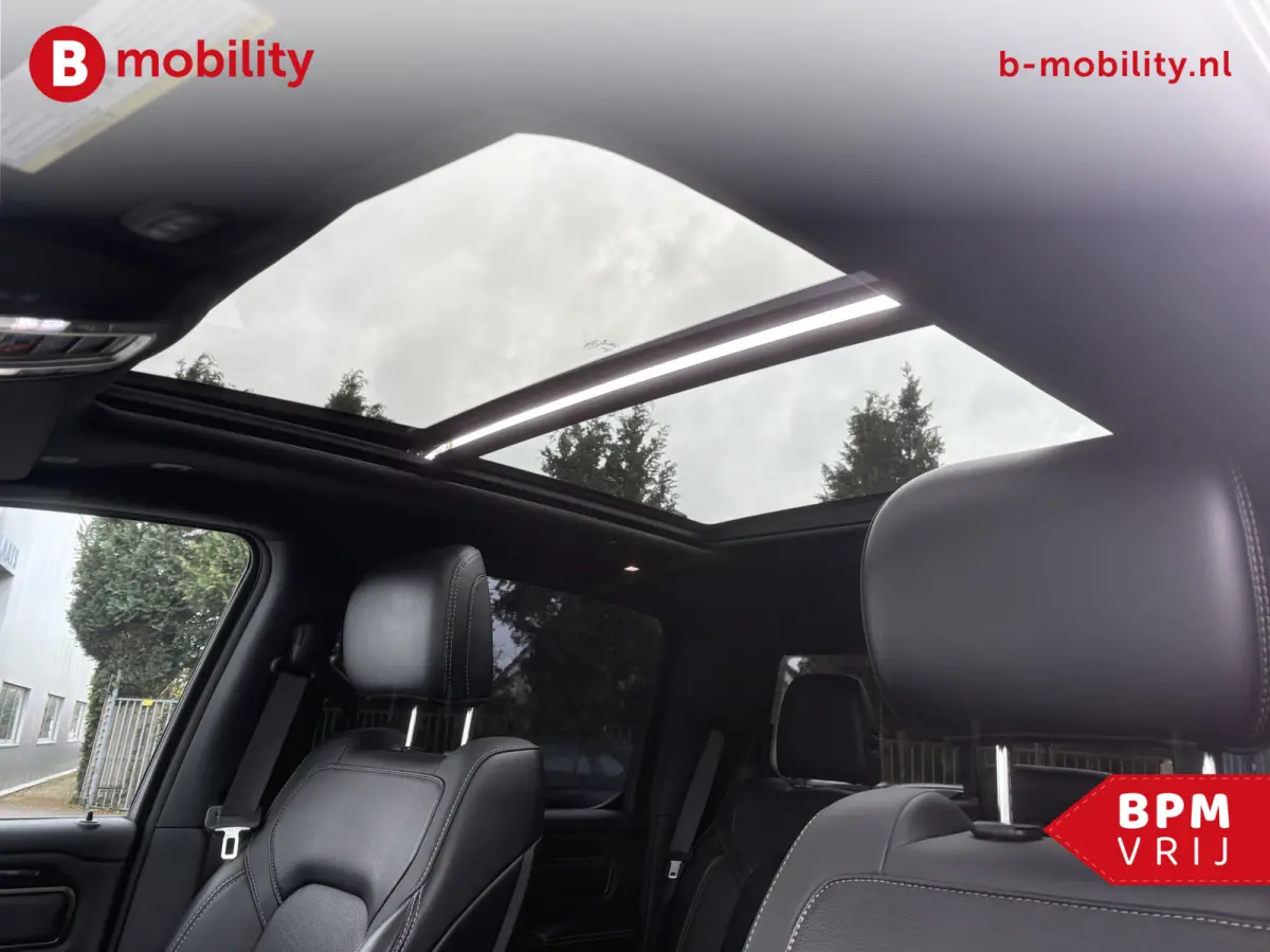 1500 5.7 V8 HEMI 4x4 Crew Cab REBEL Longhorn Panoramadak | Trekhaak | RAM BOX | Leer | Apple CarPlay | Camera