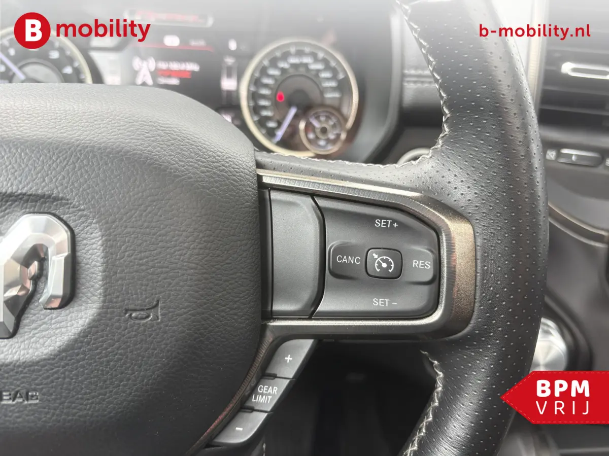 1500 5.7 V8 HEMI 4x4 Crew Cab REBEL Longhorn Panoramadak | Trekhaak | RAM BOX | Leer | Apple CarPlay | Camera