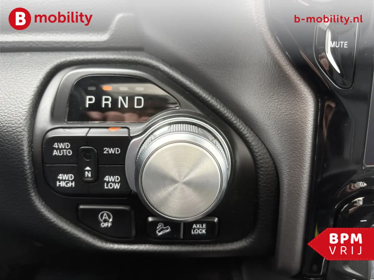 1500 5.7 V8 HEMI 4x4 Crew Cab REBEL Longhorn Panoramadak | Trekhaak | RAM BOX | Leer | Apple CarPlay | Camera