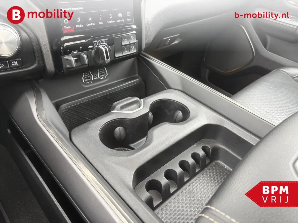 1500 5.7 V8 HEMI 4x4 Crew Cab REBEL Longhorn Panoramadak | Trekhaak | RAM BOX | Leer | Apple CarPlay | Camera