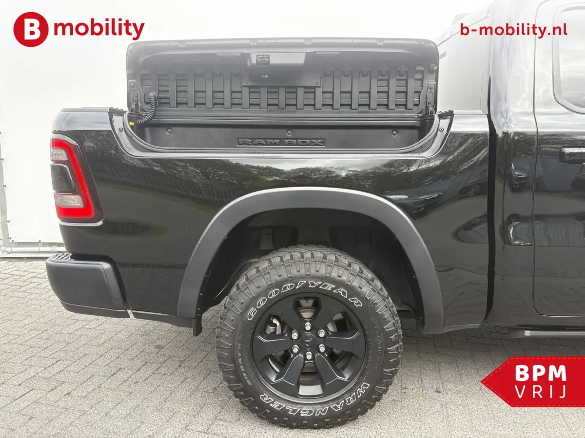 1500 5.7 V8 HEMI 4x4 Crew Cab REBEL Longhorn Panoramadak | Trekhaak | RAM BOX | Leer | Apple CarPlay | Camera