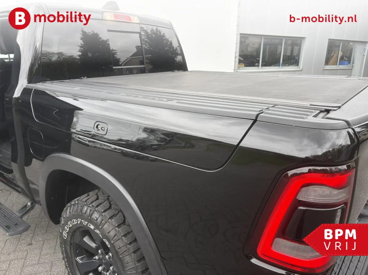 1500 5.7 V8 HEMI 4x4 Crew Cab REBEL Longhorn Panoramadak | Trekhaak | RAM BOX | Leer | Apple CarPlay | Camera
