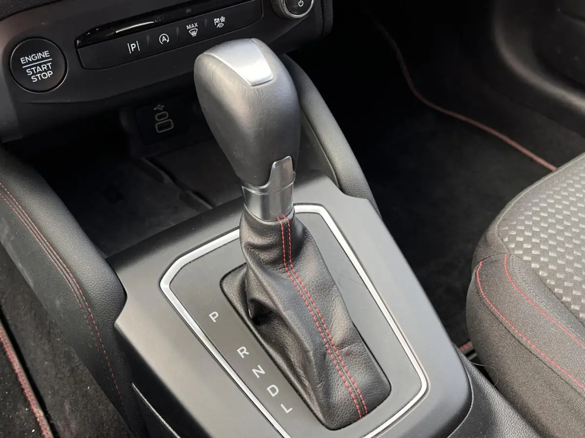 1.0 EcoBoost Hybrid ST Line 155PK Automaat Trekhaak Winterpack Cruise Camera Parkeersensoren Climate Full-LED Keyless Privacy Glass *1500KG Trekgewicht*