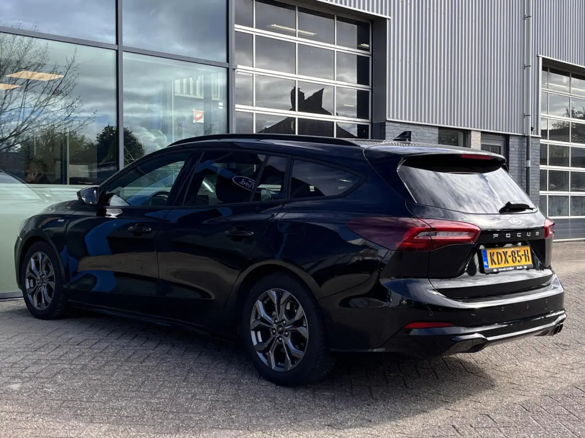 1.0 EcoBoost Hybrid ST Line 155PK Automaat Trekhaak Winterpack Cruise Camera Parkeersensoren Climate Full-LED Keyless Privacy Glass *1500KG Trekgewicht*