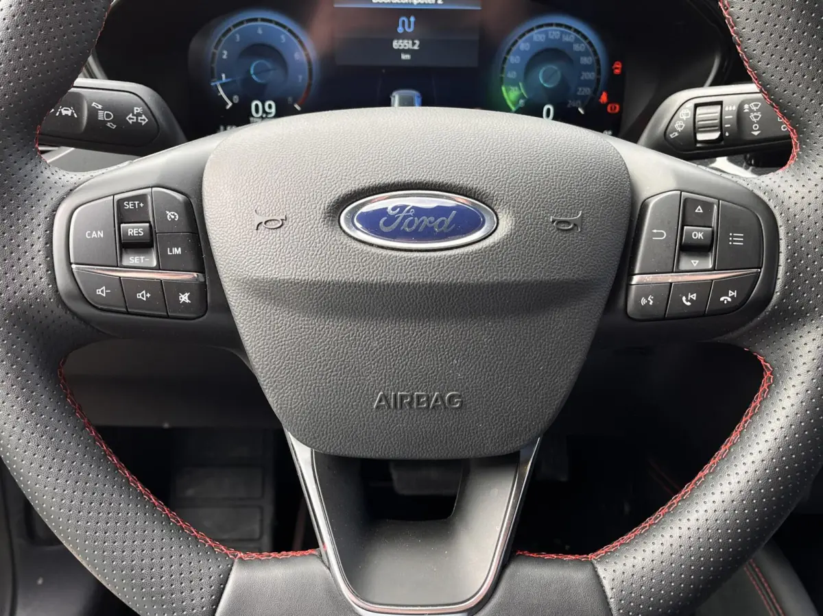1.0 EcoBoost Hybrid ST Line 155PK Automaat Trekhaak Winterpack Cruise Camera Parkeersensoren Climate Full-LED Keyless Privacy Glass *1500KG Trekgewicht*