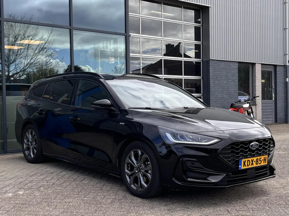 1.0 EcoBoost Hybrid ST Line 155PK Automaat Trekhaak Winterpack Cruise Camera Parkeersensoren Climate Full-LED Keyless Privacy Glass *1500KG Trekgewicht*