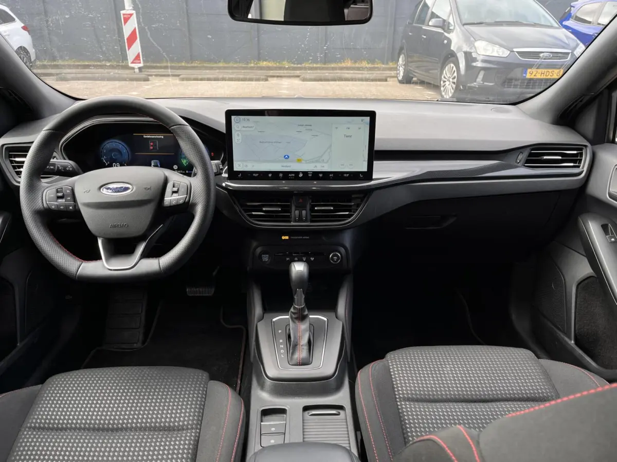 1.0 EcoBoost Hybrid ST Line 155PK Automaat Trekhaak Winterpack Cruise Camera Parkeersensoren Climate Full-LED Keyless Privacy Glass *1500KG Trekgewicht*
