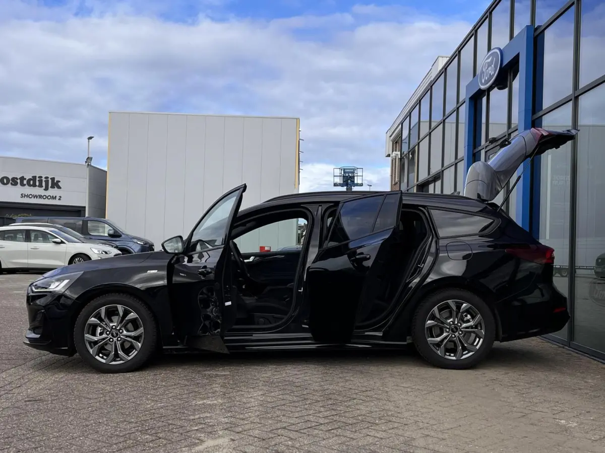 1.0 EcoBoost Hybrid ST Line 155PK Automaat Trekhaak Winterpack Cruise Camera Parkeersensoren Climate Full-LED Keyless Privacy Glass *1500KG Trekgewicht*