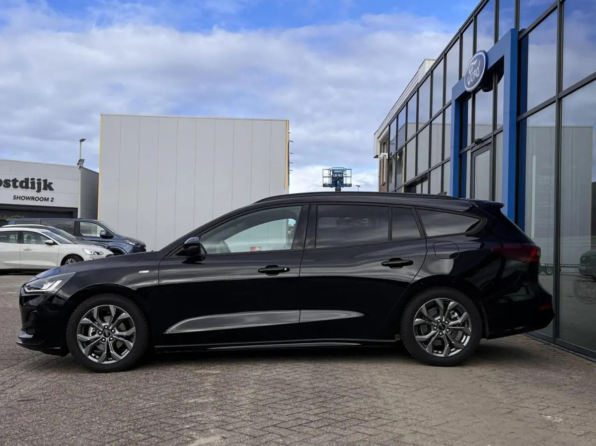 1.0 EcoBoost Hybrid ST Line 155PK Automaat Trekhaak Winterpack Cruise Camera Parkeersensoren Climate Full-LED Keyless Privacy Glass *1500KG Trekgewicht*