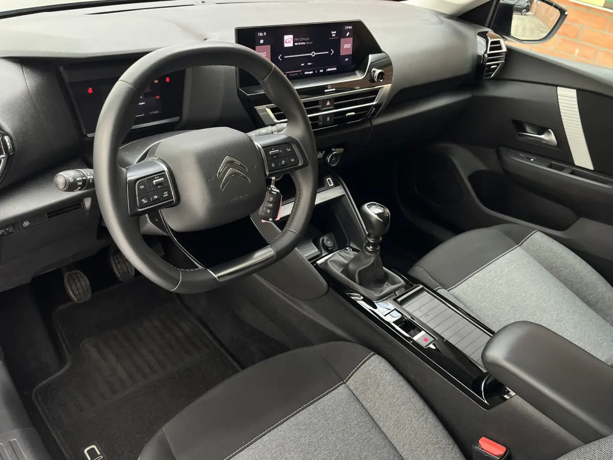 Puretech 100 Feel | Camera achter | Navigatie | Climate Control | Cruise Control | Carplay/Android Auto |
