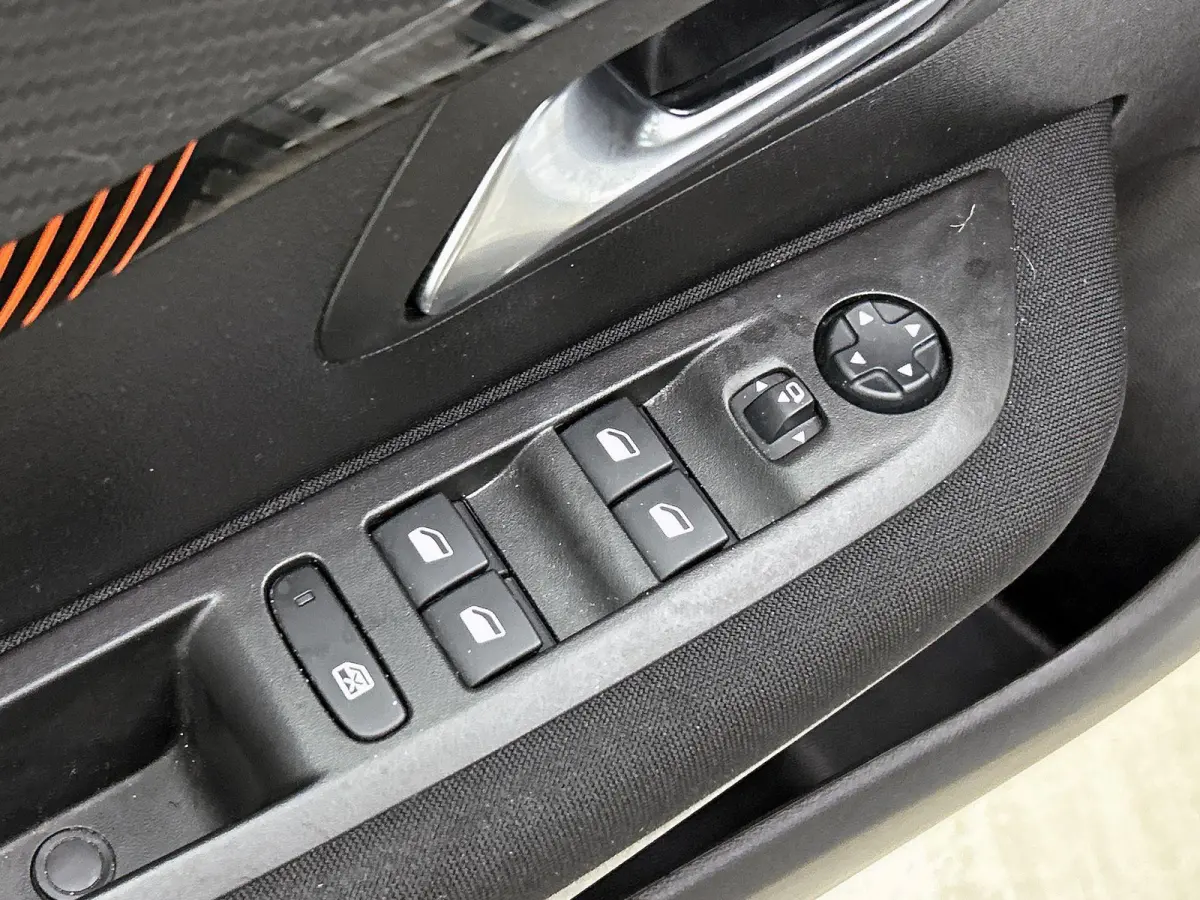1.2 Active Pack | 1ste eigenaar | Parkeersensoren | Navigatie | 16"LMV | Airco | AppleCarPlay/Android