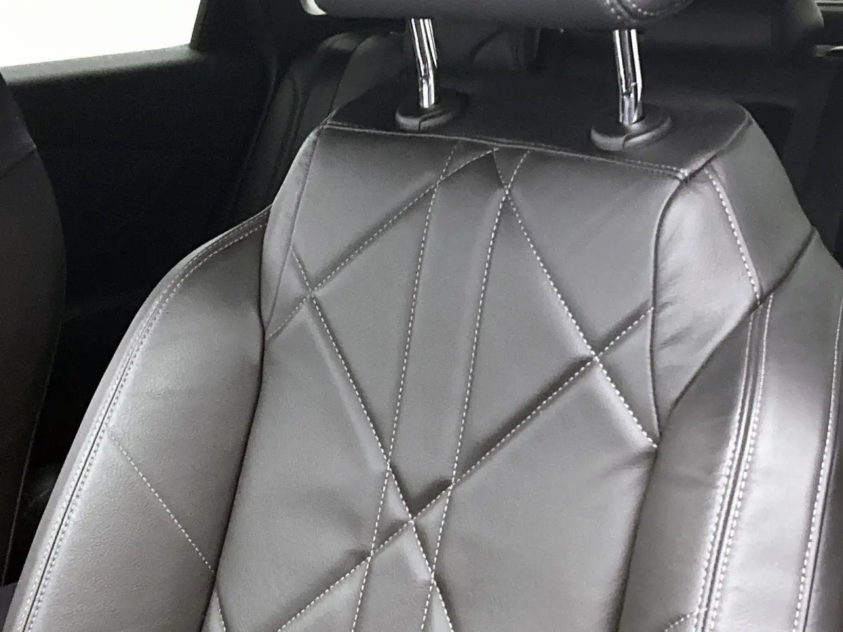 E-Tense Rivoli 225pk Automaat | Elektrische Bestuurdersstoel | Elektrische Klep | Navigatie | Climate Control | Cruise Control | 19"LMV | Matrix-LED | Leder |