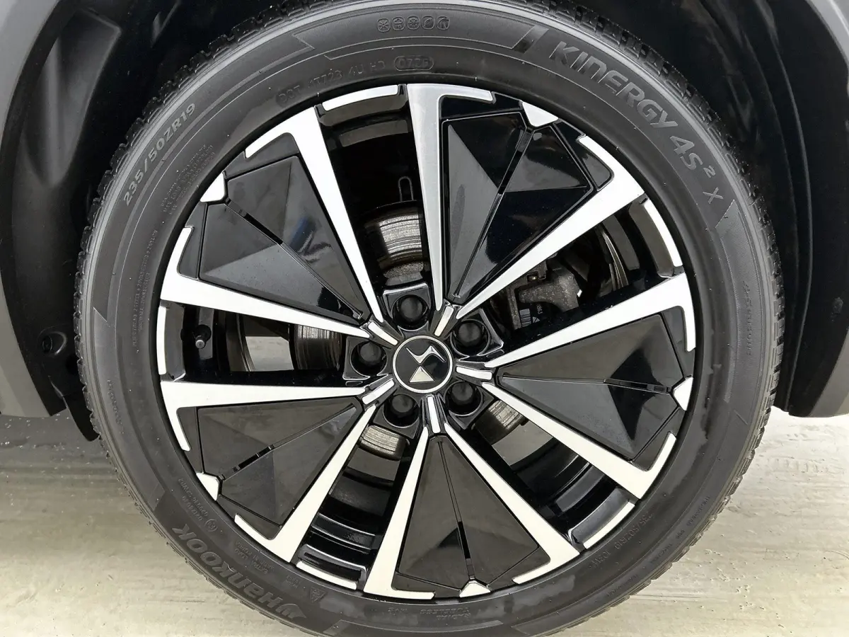 E-Tense Rivoli 225pk Automaat | Elektrische Bestuurdersstoel | Elektrische Klep | Navigatie | Climate Control | Cruise Control | 19"LMV | Matrix-LED | Leder |