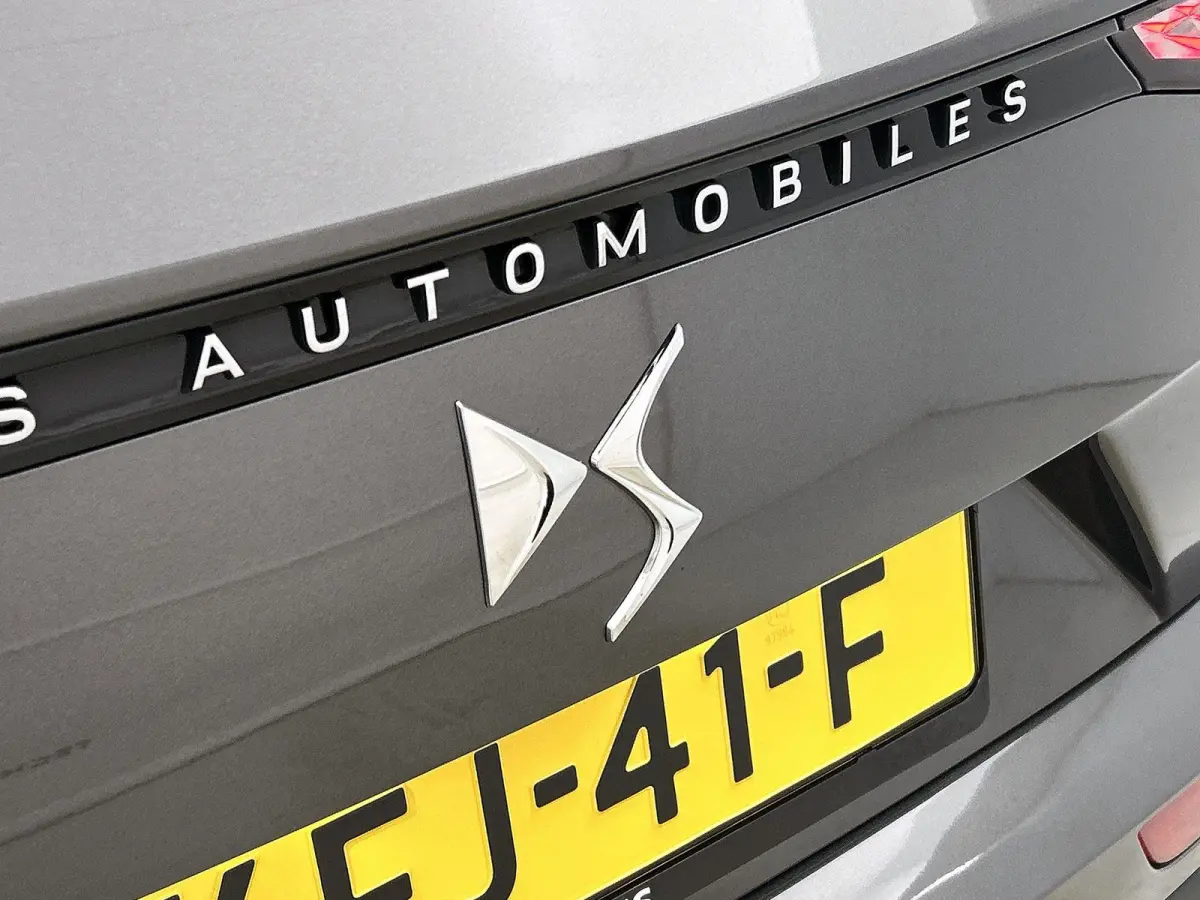 E-Tense Rivoli 225pk Automaat | Elektrische Bestuurdersstoel | Elektrische Klep | Navigatie | Climate Control | Cruise Control | 19"LMV | Matrix-LED | Leder |