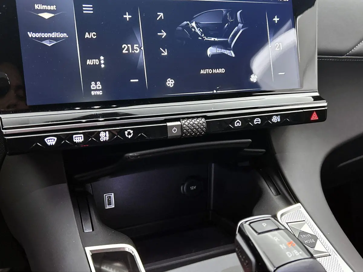 E-Tense Rivoli 225pk Automaat | Elektrische Bestuurdersstoel | Elektrische Klep | Navigatie | Climate Control | Cruise Control | 19"LMV | Matrix-LED | Leder |