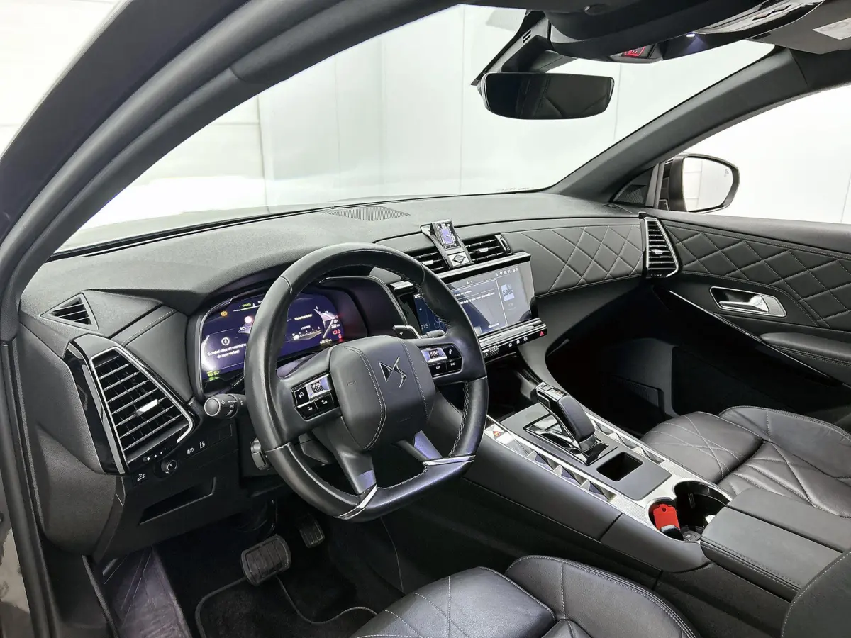 E-Tense Rivoli 225pk Automaat | Elektrische Bestuurdersstoel | Elektrische Klep | Navigatie | Climate Control | Cruise Control | 19"LMV | Matrix-LED | Leder |