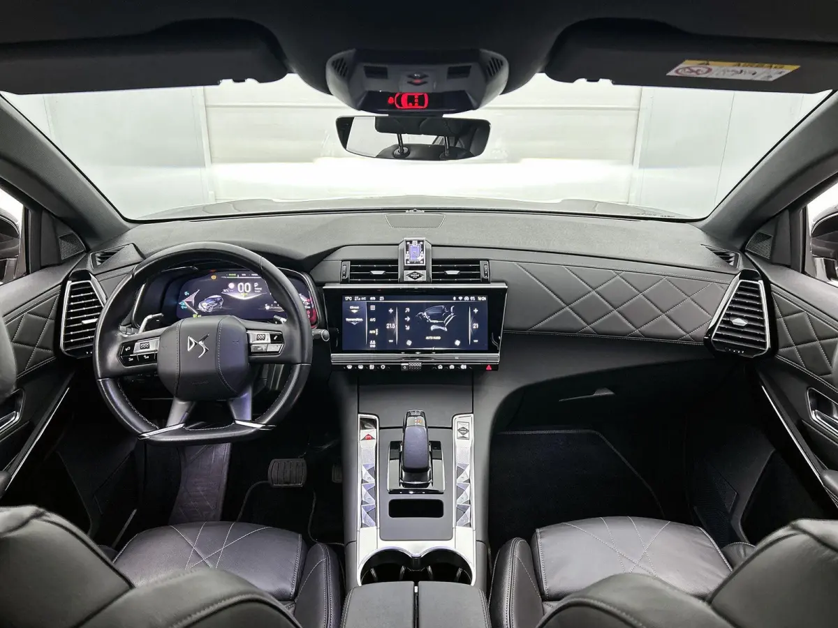 E-Tense Rivoli 225pk Automaat | Elektrische Bestuurdersstoel | Elektrische Klep | Navigatie | Climate Control | Cruise Control | 19"LMV | Matrix-LED | Leder |
