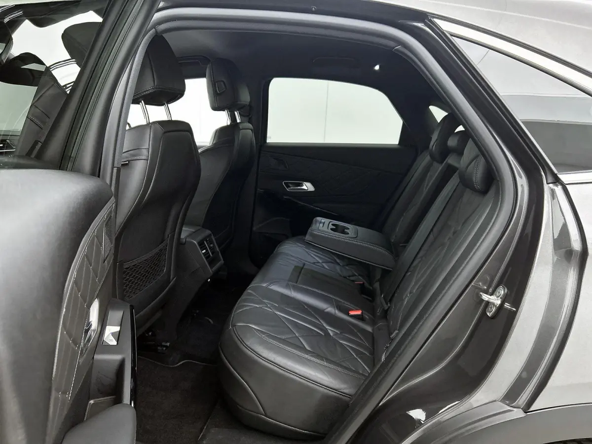 E-Tense Rivoli 225pk Automaat | Elektrische Bestuurdersstoel | Elektrische Klep | Navigatie | Climate Control | Cruise Control | 19"LMV | Matrix-LED | Leder |