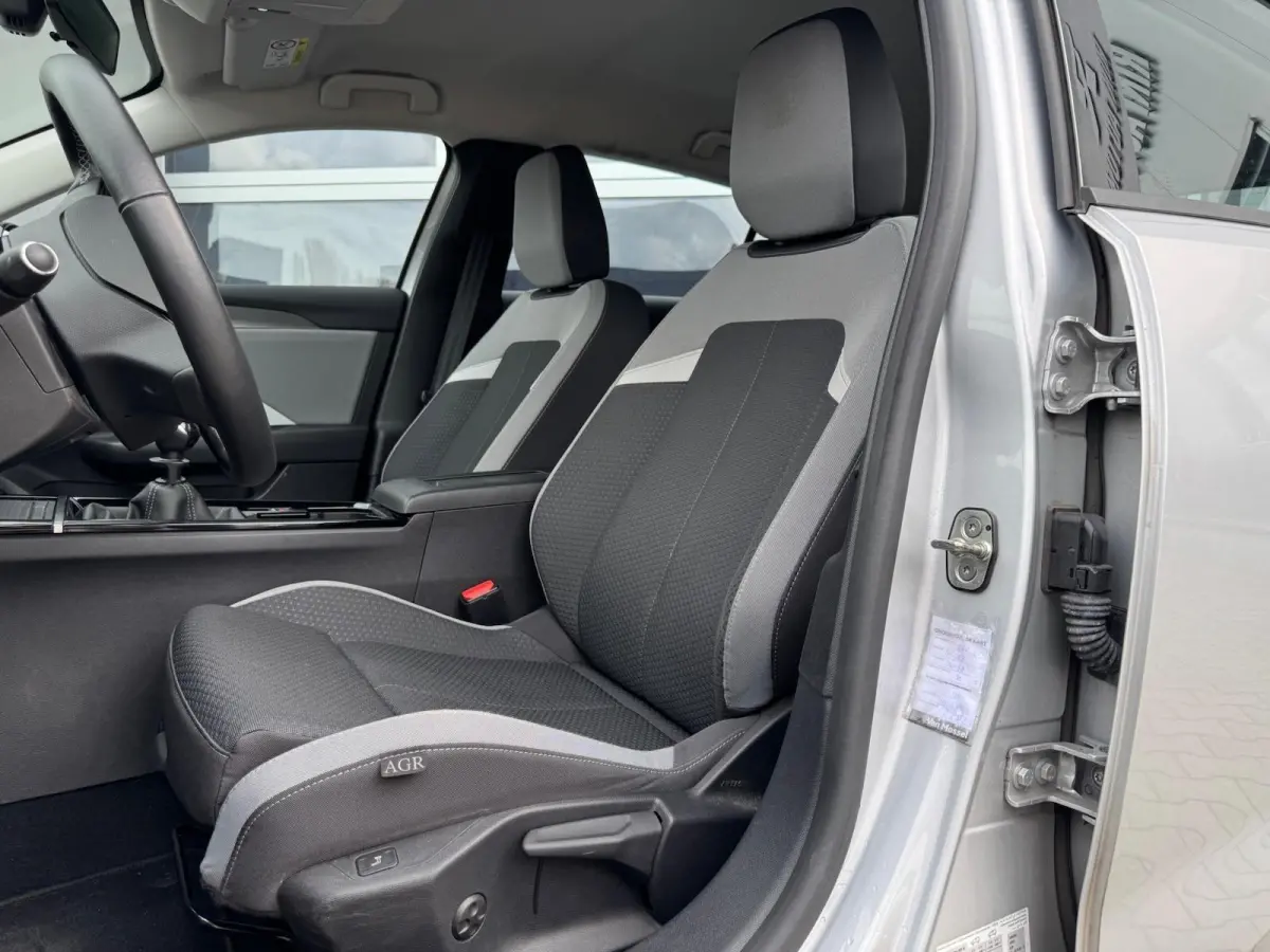 1.2 Business Edition | Nieuwe Distributie | LED | Camera | CarPlay | Navigatie | Cruise | Climate | Lichtmetaal | Stuur/Stoelverwarming