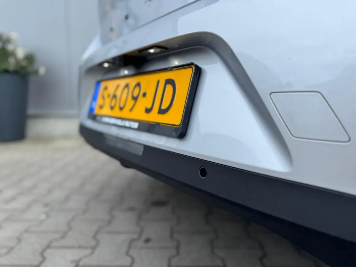 1.2 Business Edition | Nieuwe Distributie | LED | Camera | CarPlay | Navigatie | Cruise | Climate | Lichtmetaal | Stuur/Stoelverwarming